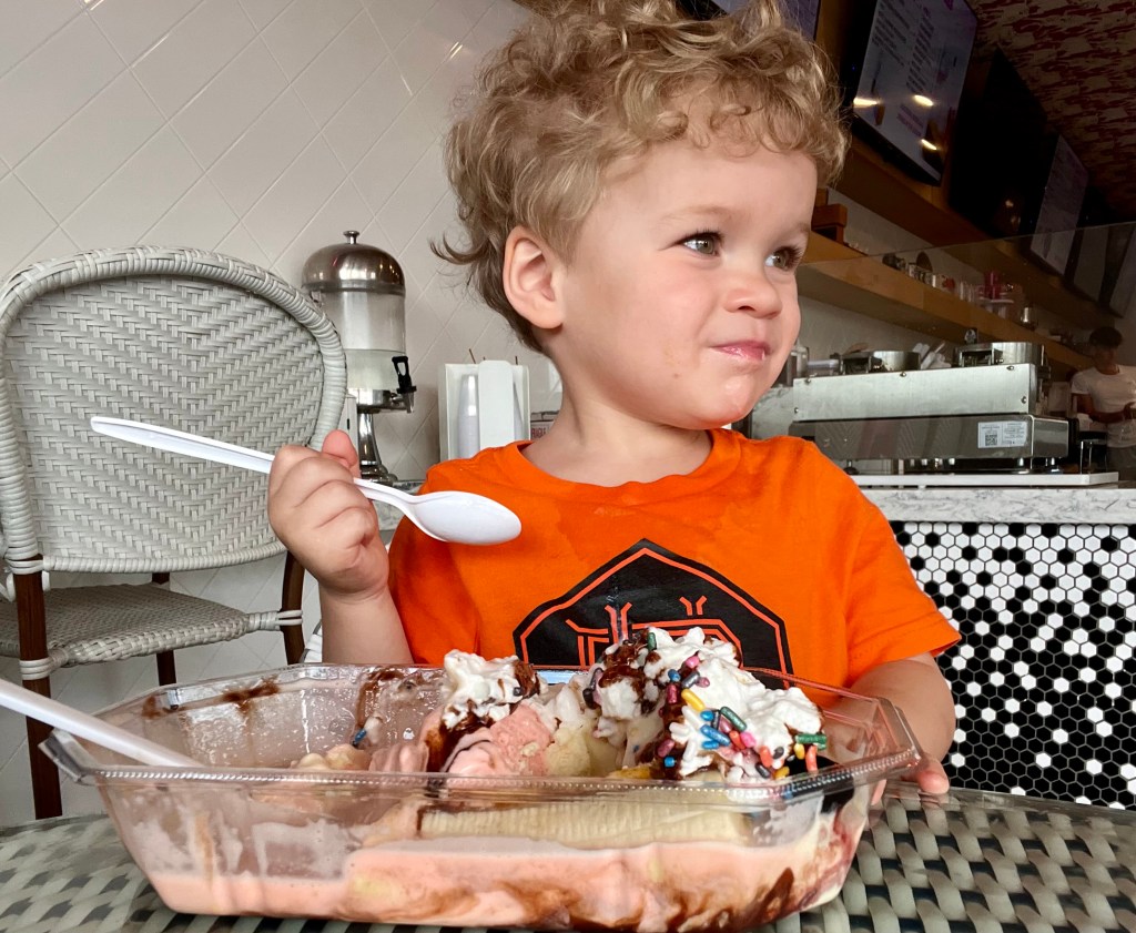 Supporting his mom in pregnancy cravings